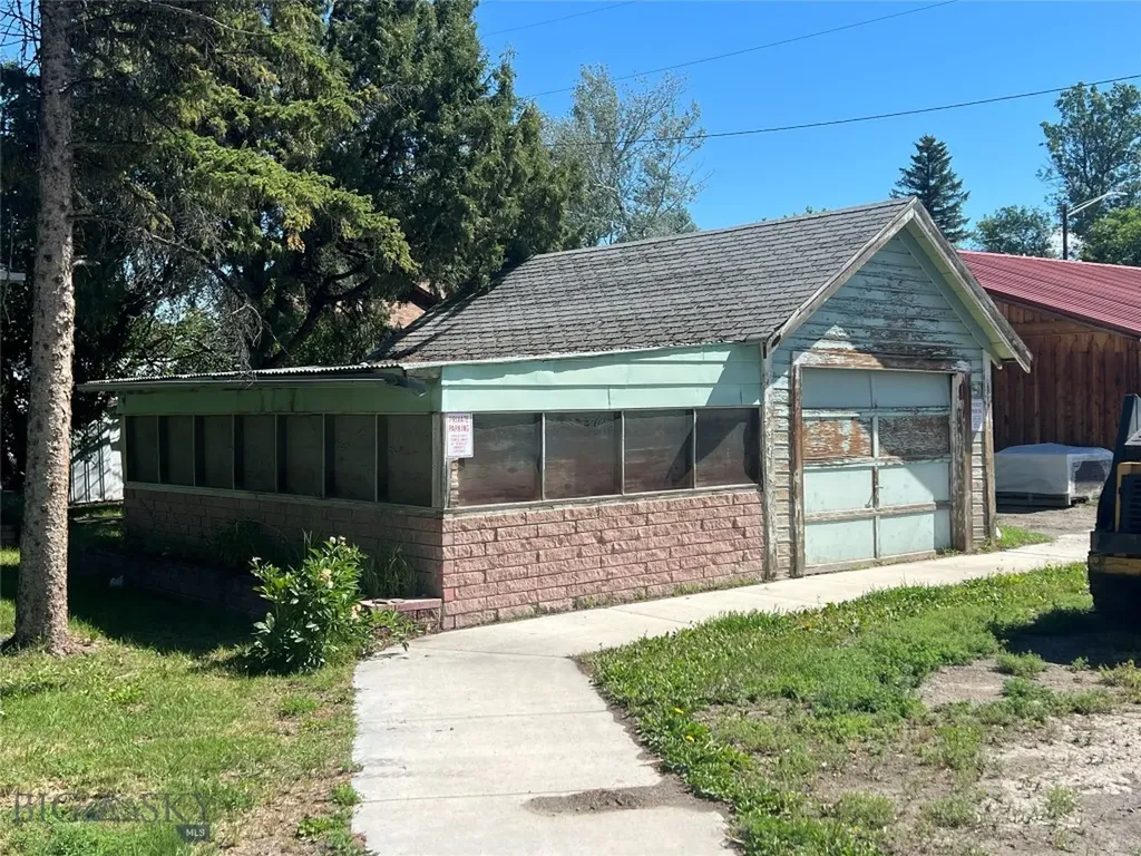 302 N Bridge Street Twin Bridges MT 59754
