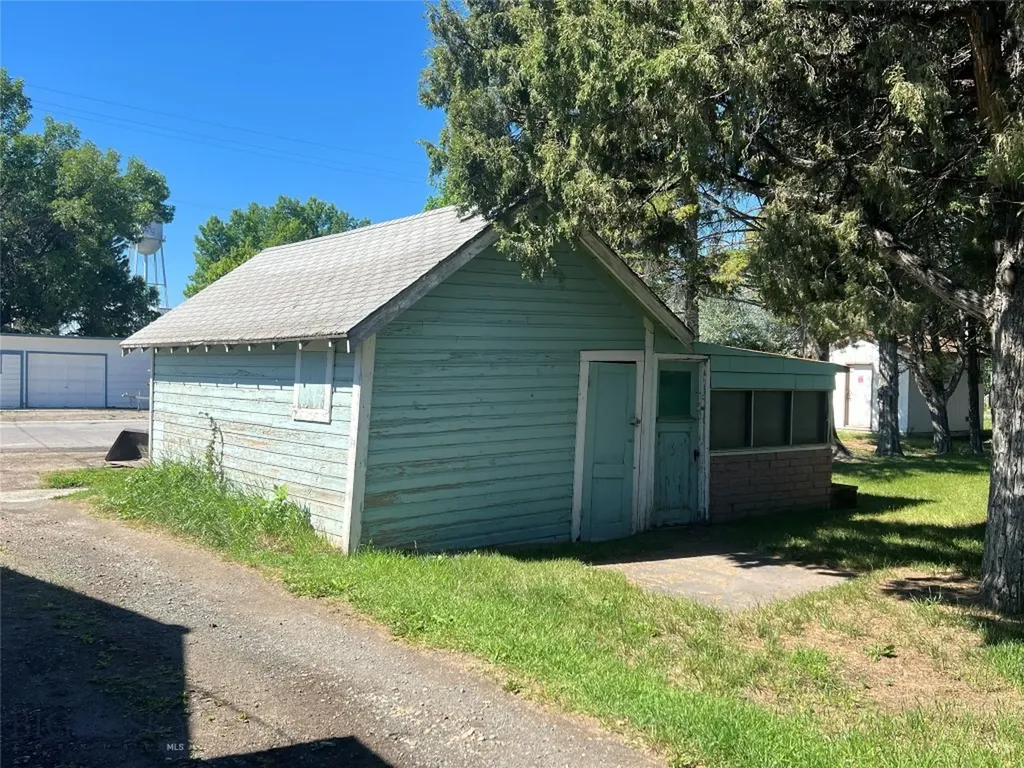 302 N Bridge Street Twin Bridges MT 59754
