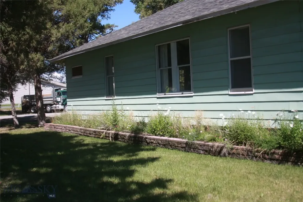 302 N Bridge Street Twin Bridges MT 59754