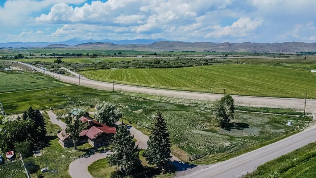 1100 Carrigan Dillon MT 59725