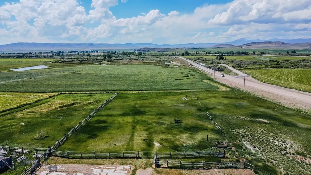 1100 Carrigan Dillon MT 59725