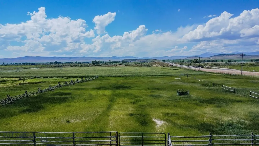 1100 Carrigan Dillon MT 59725