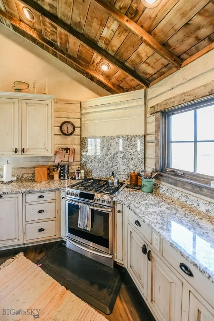 1100 Carrigan Dillon MT 59725