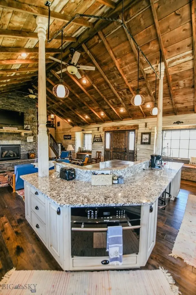 1100 Carrigan Dillon MT 59725