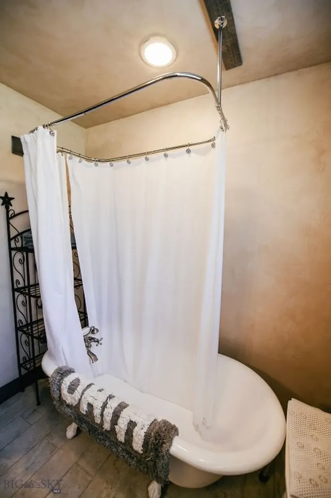 1100 Carrigan Dillon MT 59725