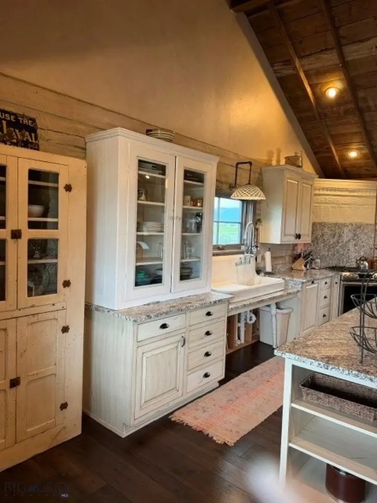 1100 Carrigan Dillon MT 59725