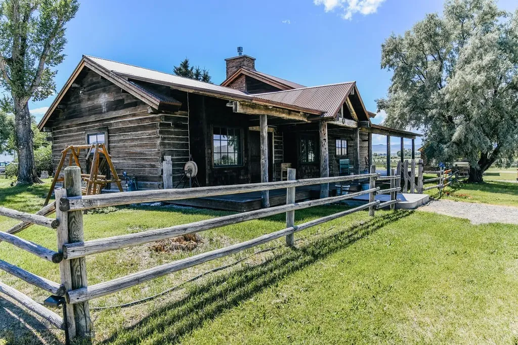 1100 Carrigan Dillon MT 59725