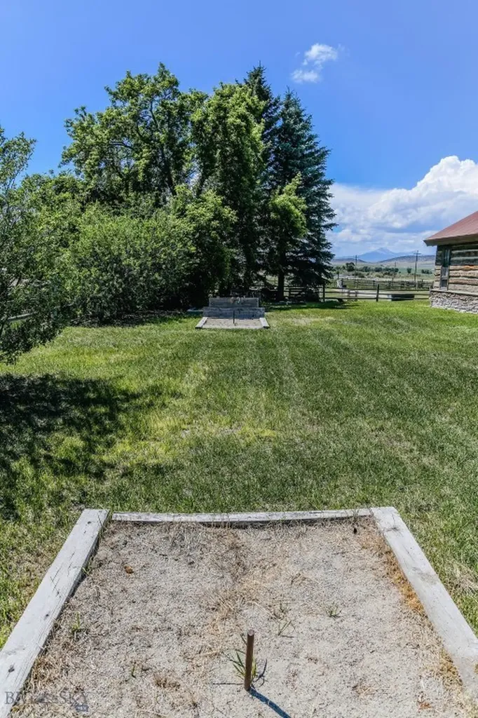 1100 Carrigan Dillon MT 59725