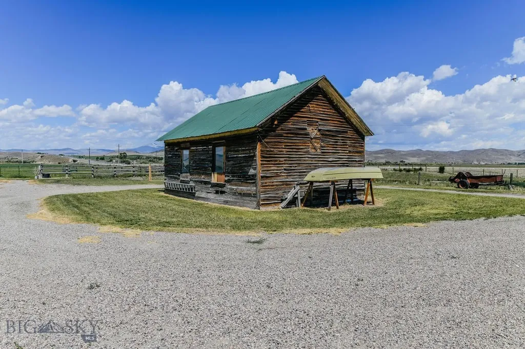 1100 Carrigan Dillon MT 59725