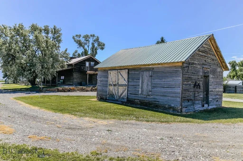 1100 Carrigan Dillon MT 59725