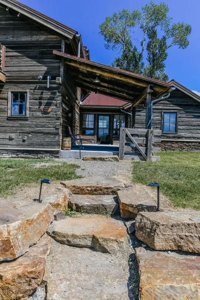 1100 Carrigan Dillon MT 59725