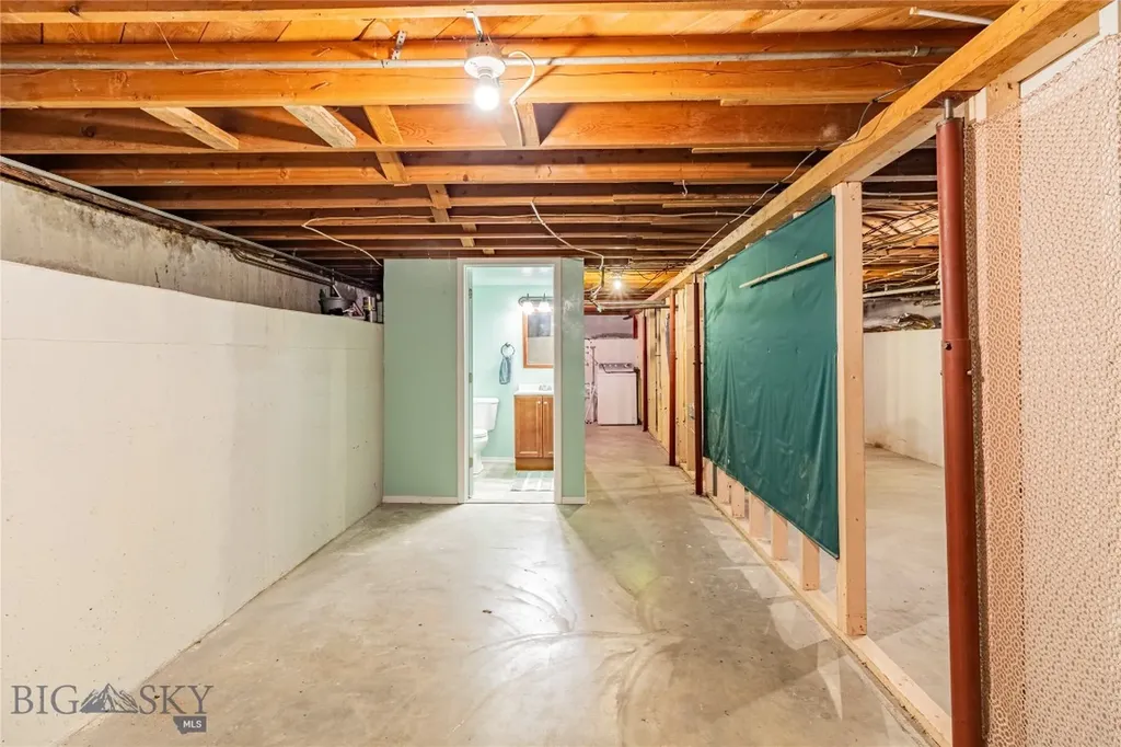 2280 West Drive Butte MT 59701