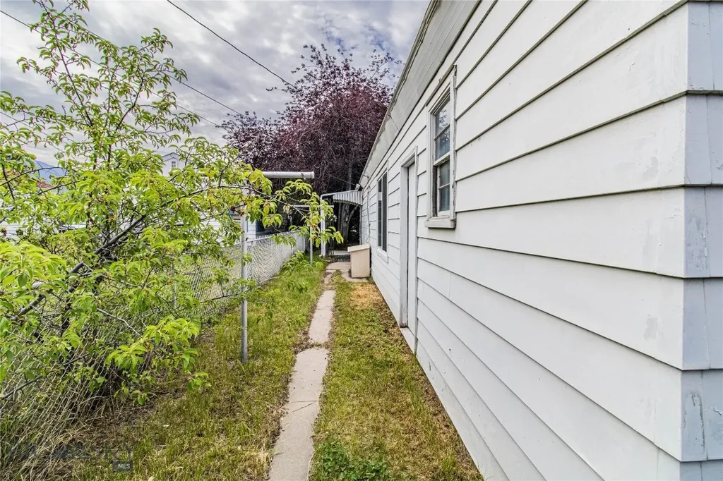 2280 West Drive Butte MT 59701