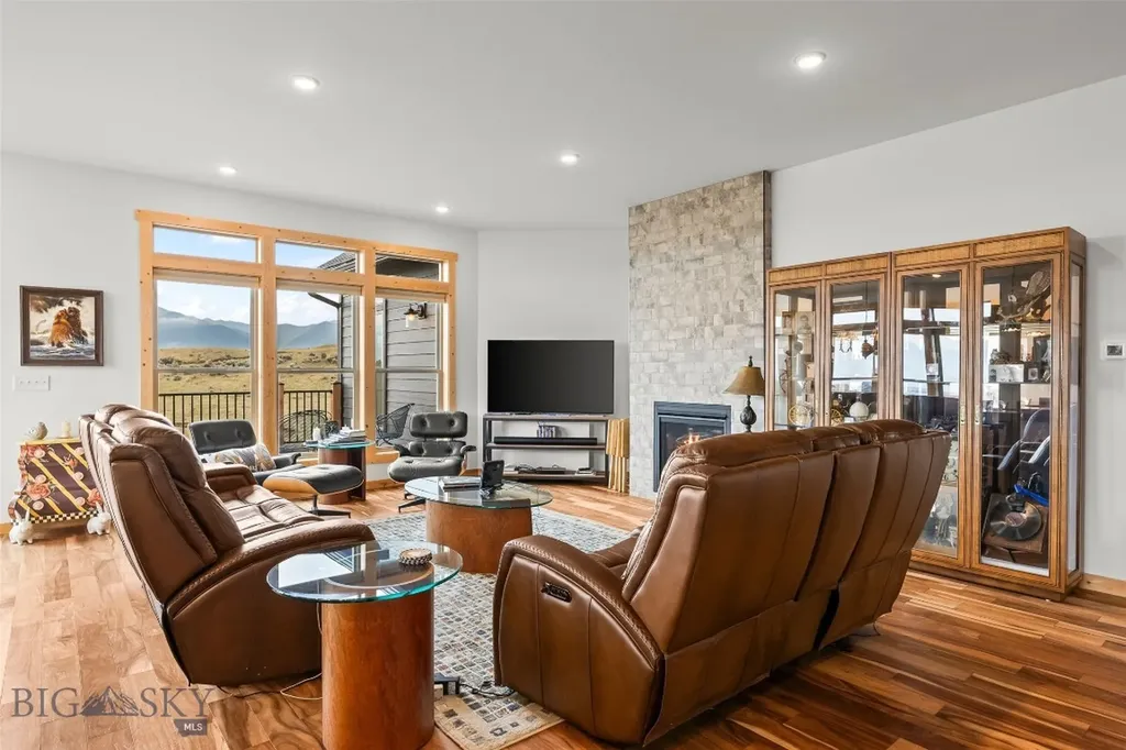 10 Sapphire Lane Emigrant MT 59027