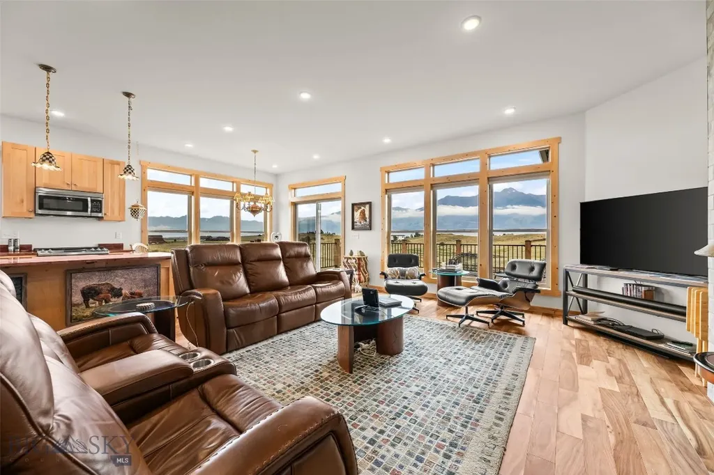 10 Sapphire Lane Emigrant MT 59027