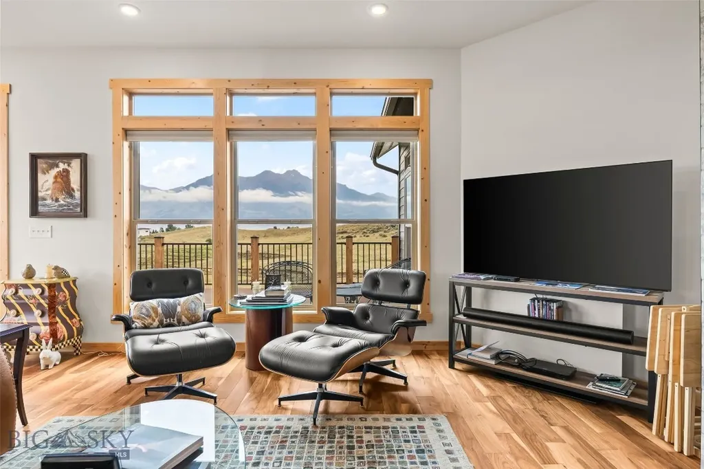 10 Sapphire Lane Emigrant MT 59027