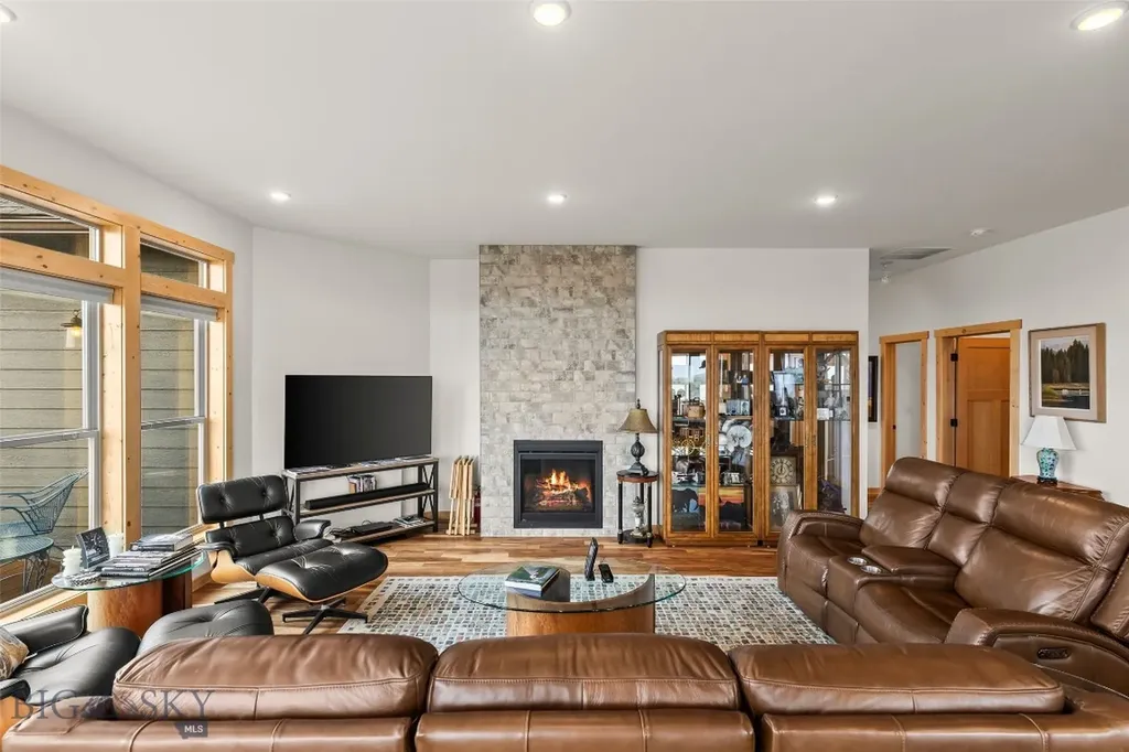 10 Sapphire Lane Emigrant MT 59027