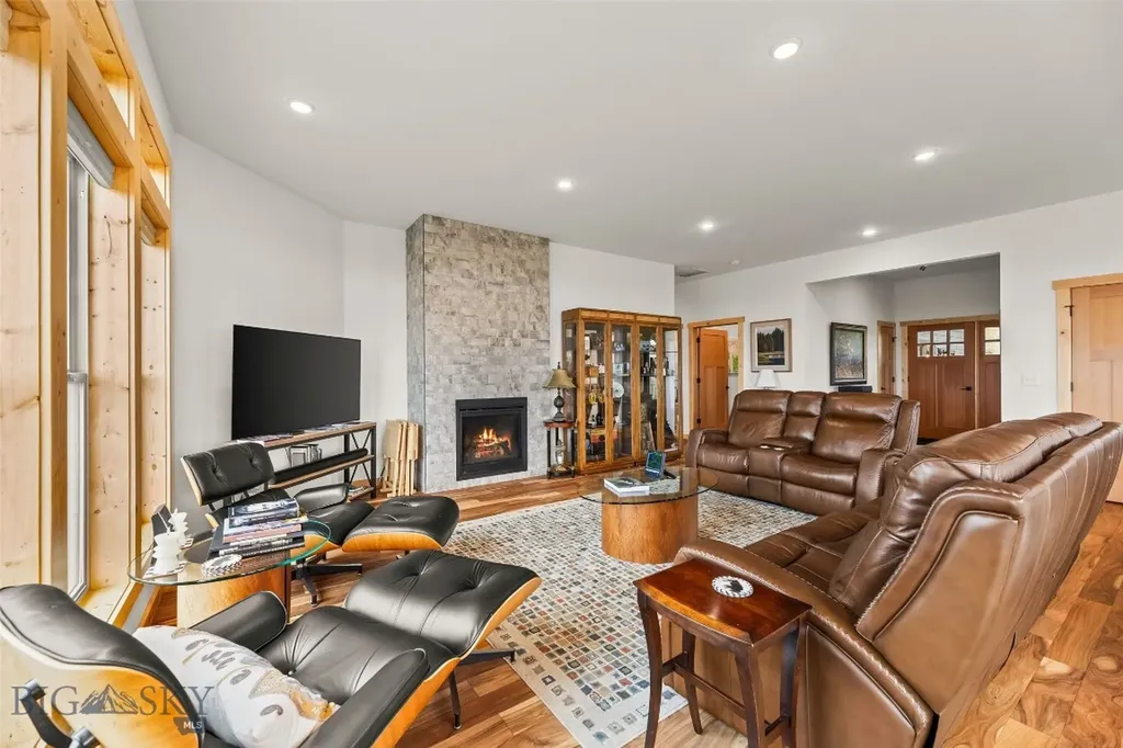 10 Sapphire Lane Emigrant MT 59027