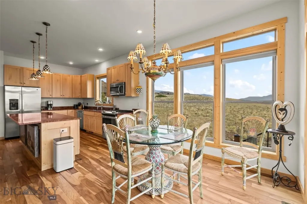 10 Sapphire Lane Emigrant MT 59027