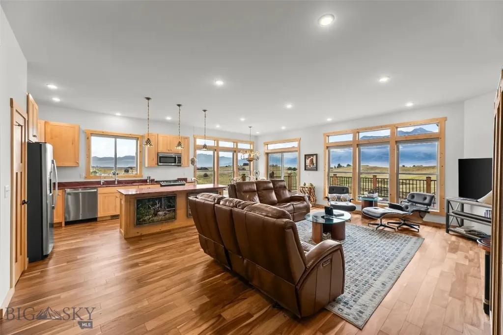 10 Sapphire Lane Emigrant MT 59027