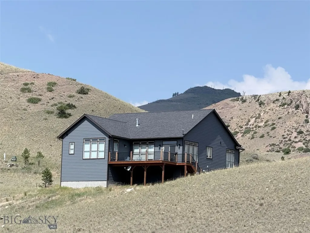 10 Sapphire Lane Emigrant MT 59027