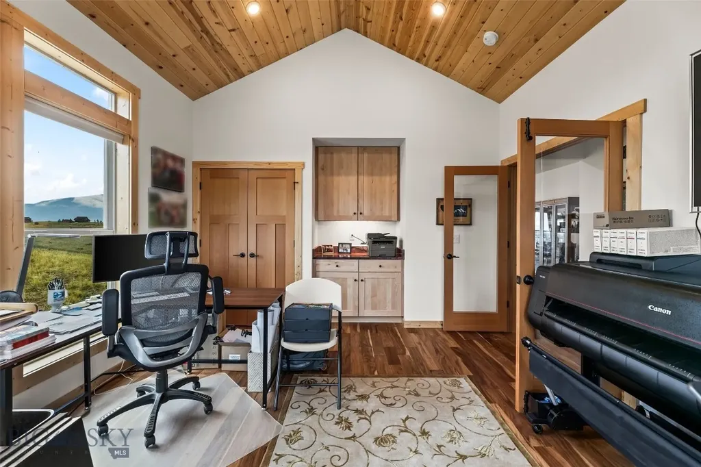 10 Sapphire Lane Emigrant MT 59027