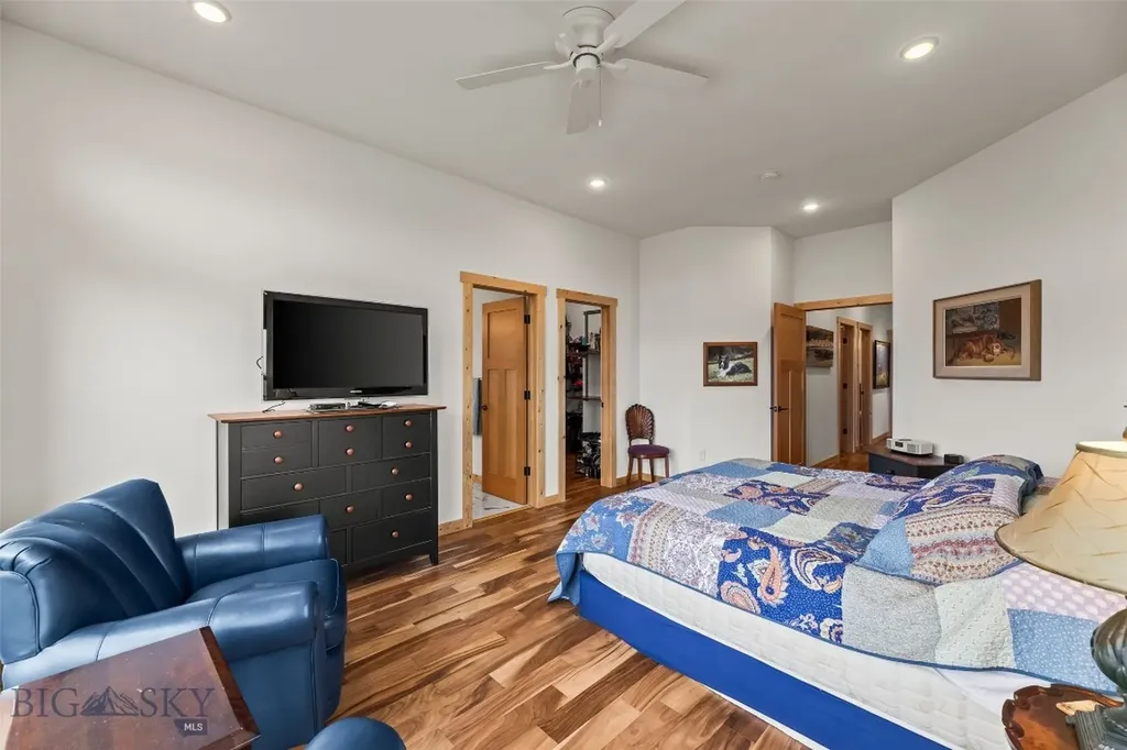 10 Sapphire Lane Emigrant MT 59027