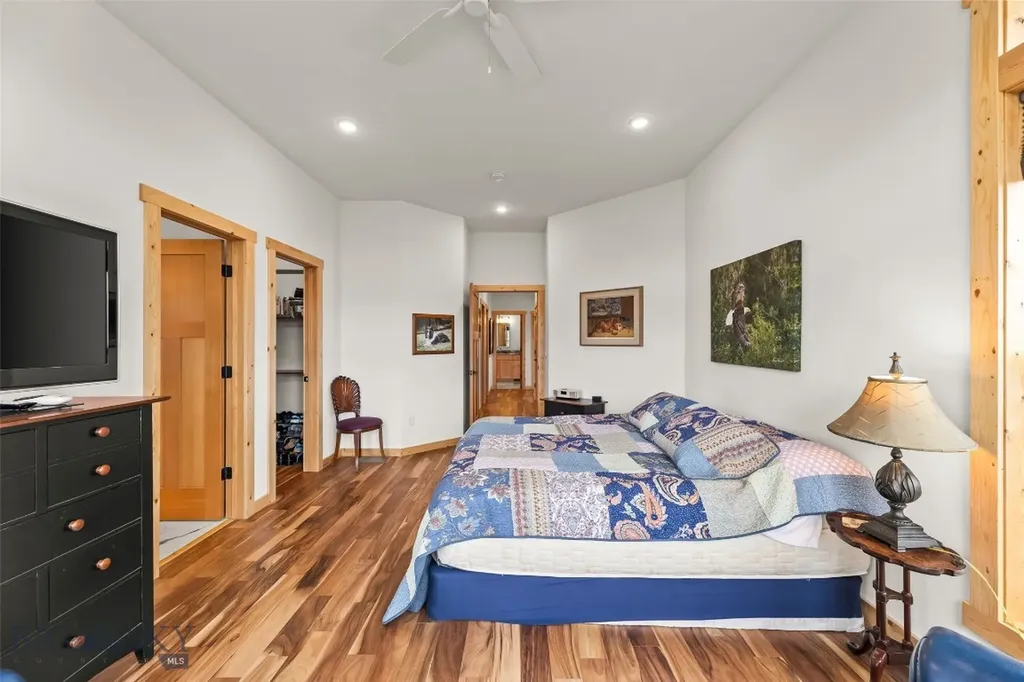 10 Sapphire Lane Emigrant MT 59027