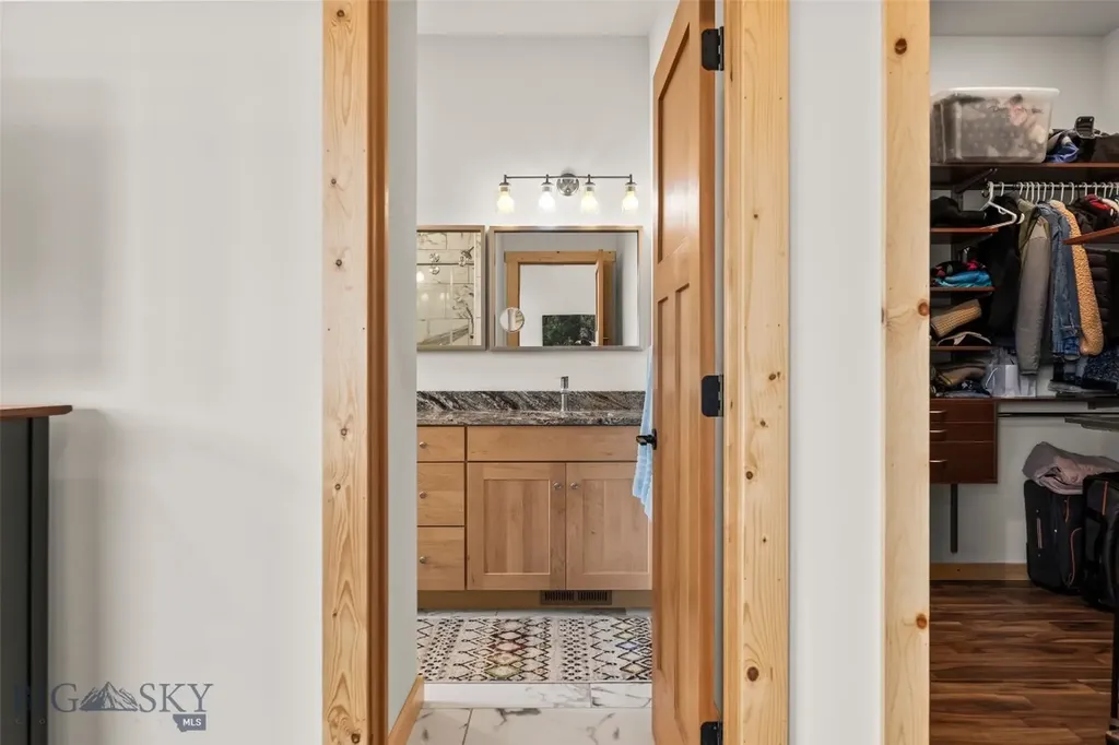 10 Sapphire Lane Emigrant MT 59027