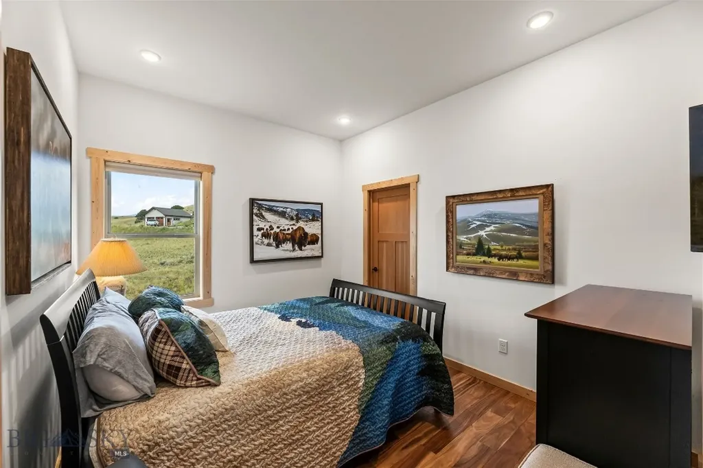 10 Sapphire Lane Emigrant MT 59027