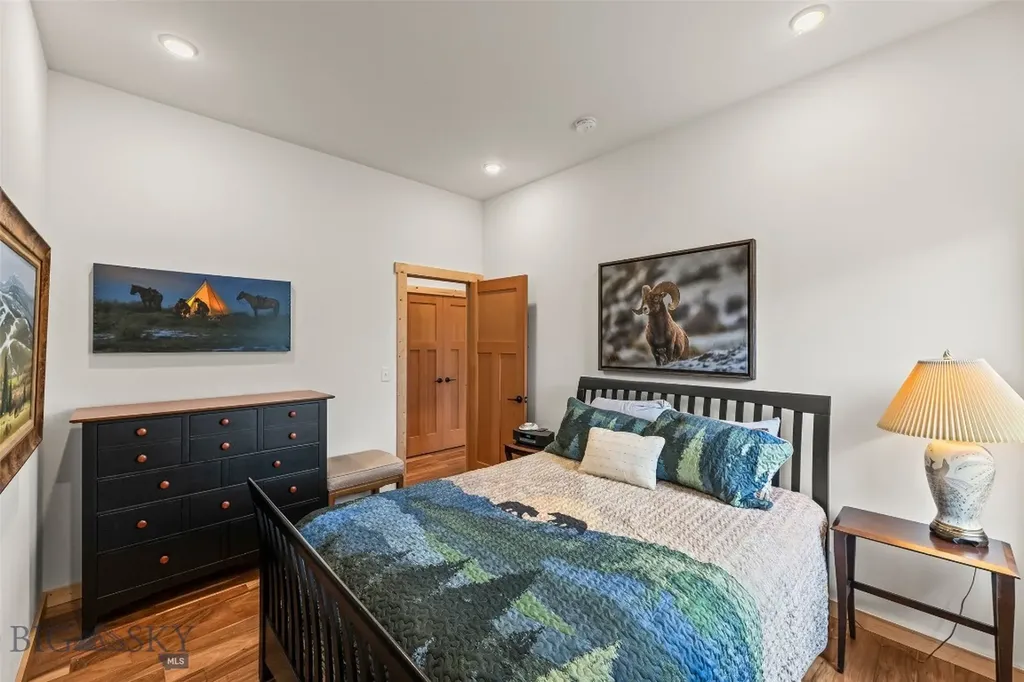 10 Sapphire Lane Emigrant MT 59027