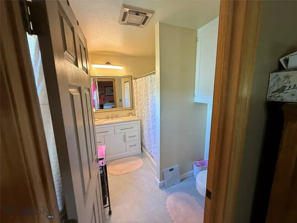 2606 N 17th Road Worden MT 59088