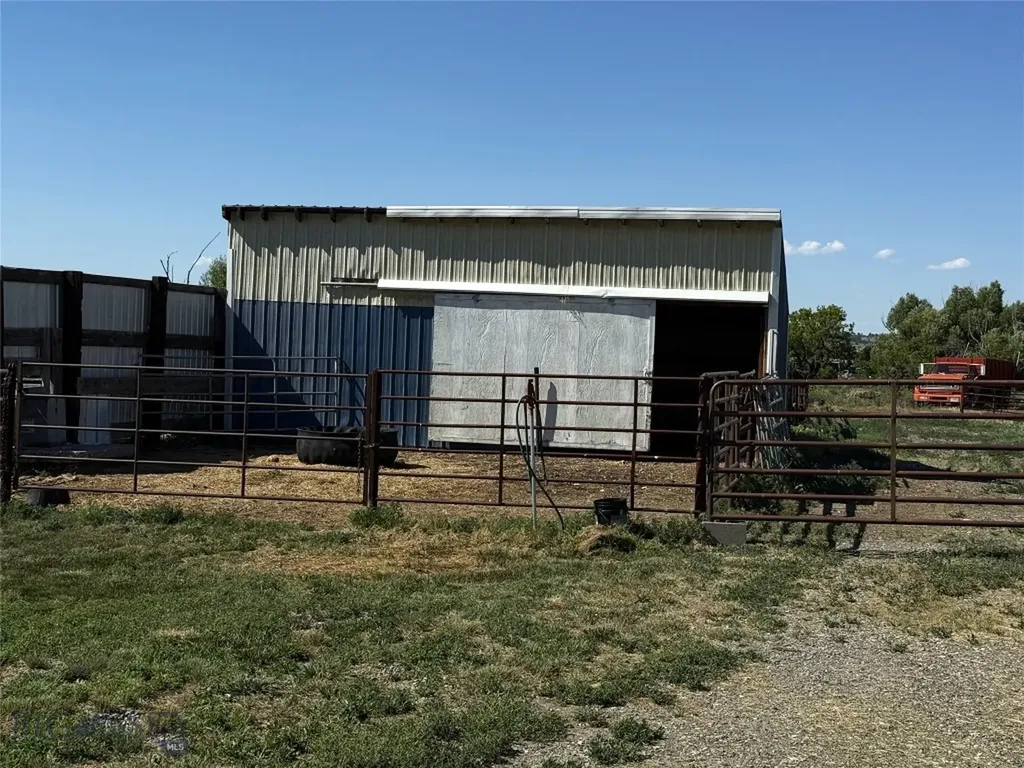 2606 N 17th Road Worden MT 59088