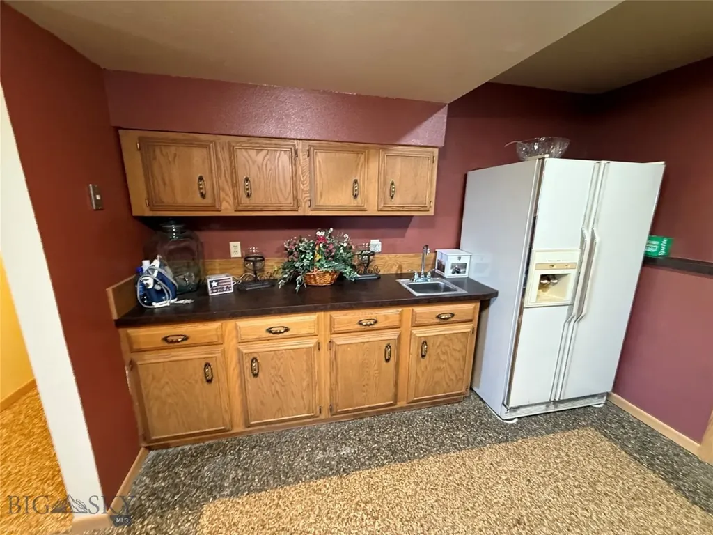 2606 N 17th Road Worden MT 59088