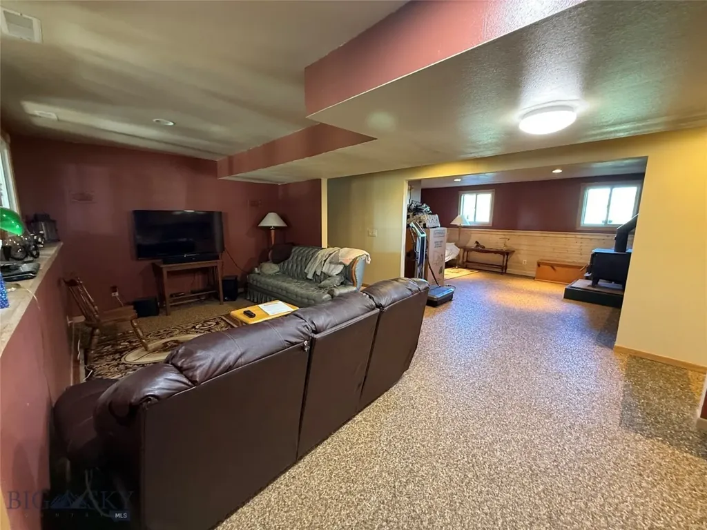 2606 N 17th Road Worden MT 59088