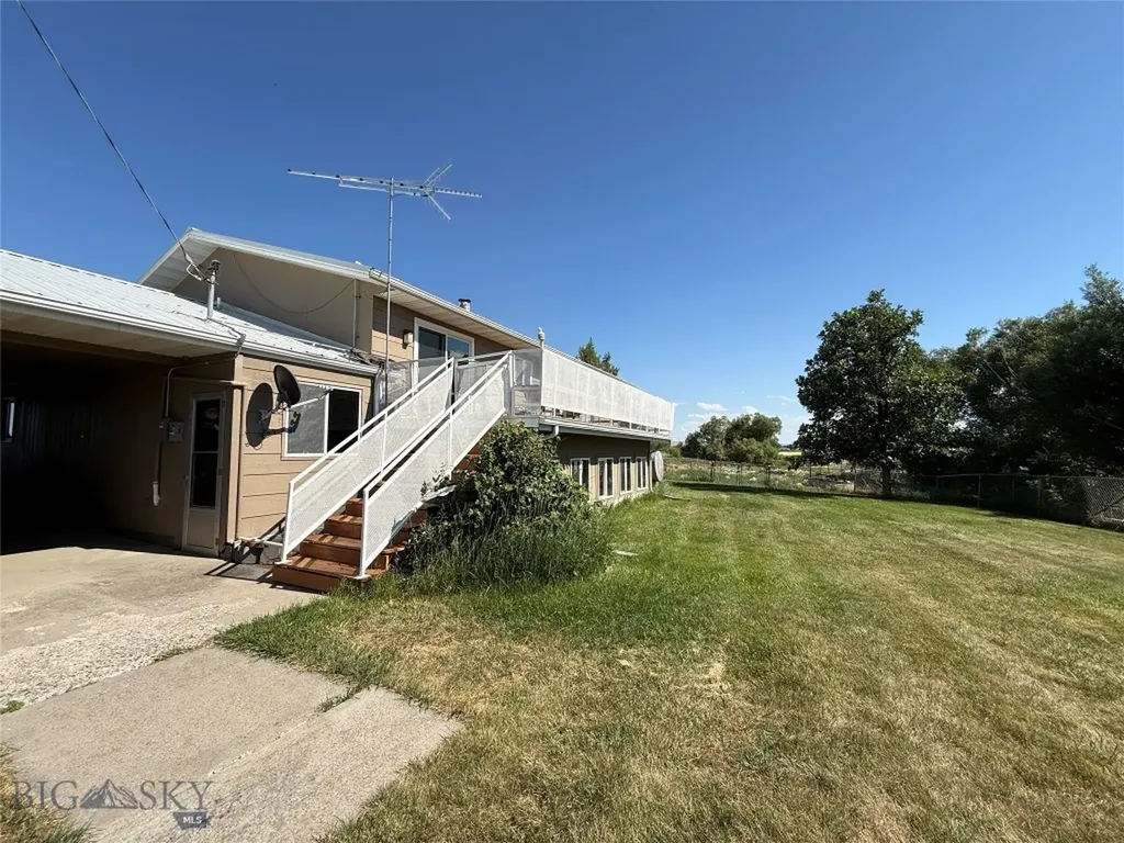 2606 N 17th Road Worden MT 59088