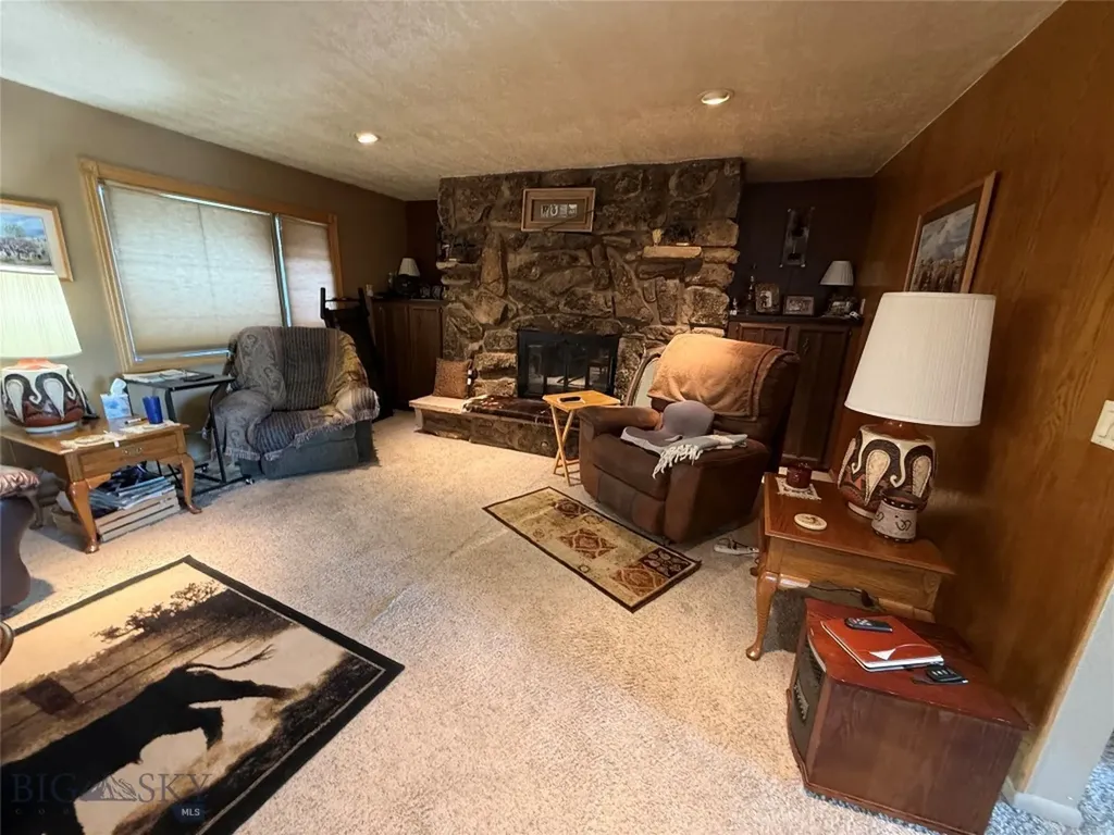 2606 N 17th Road Worden MT 59088