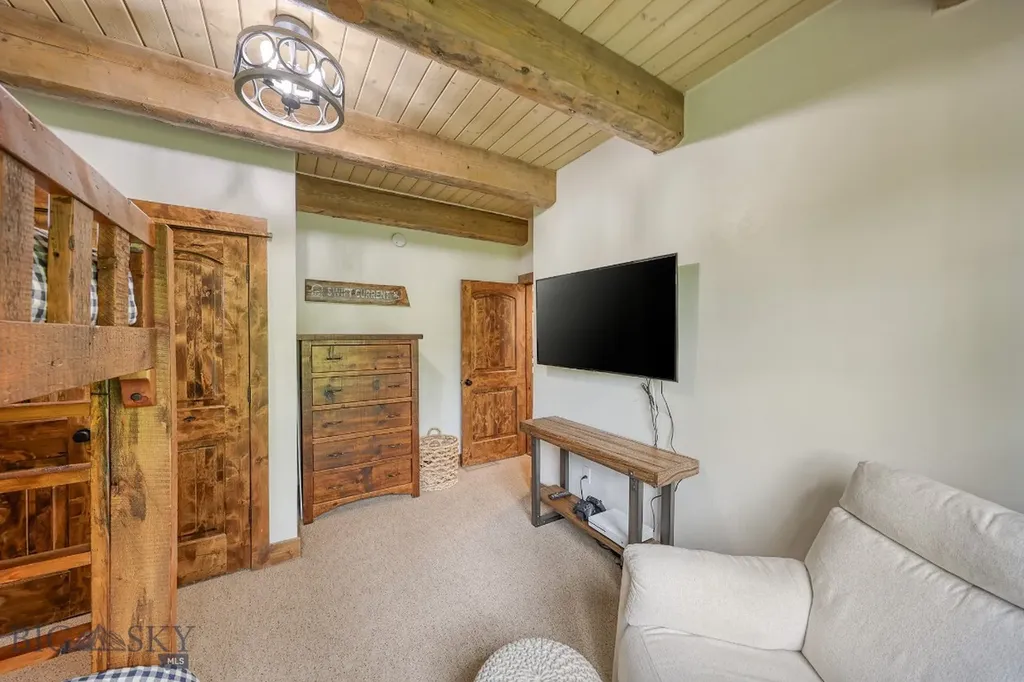 18 Manitou Big Sky MT 59716
