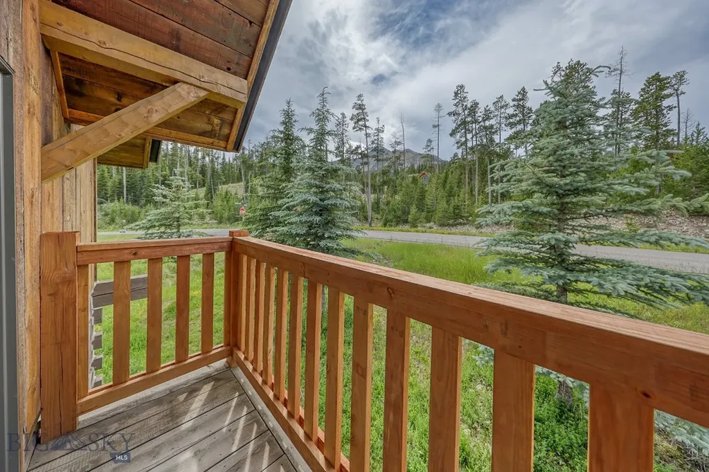 18 Manitou Big Sky MT 59716