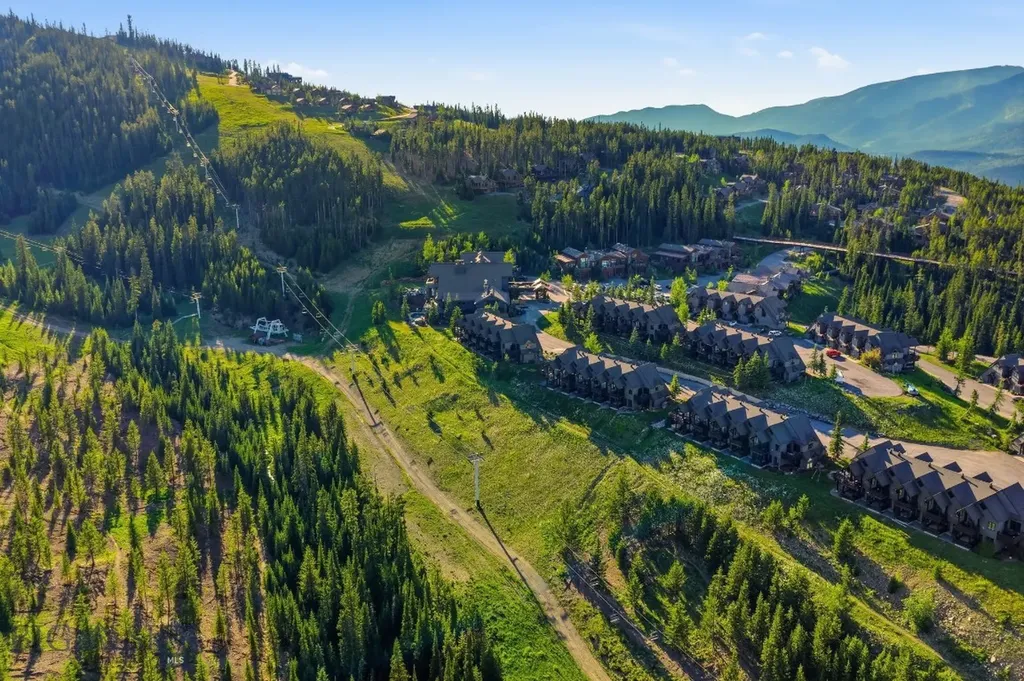 16 Saddle Ridge Big Sky MT 59716