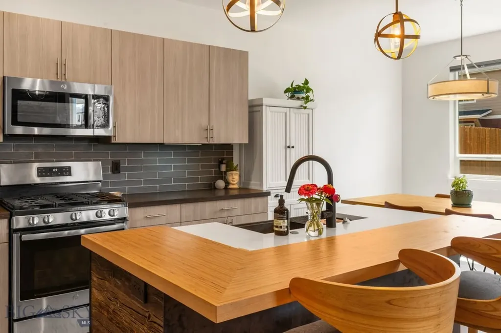 1304 Grover Lane Belgrade MT 59714