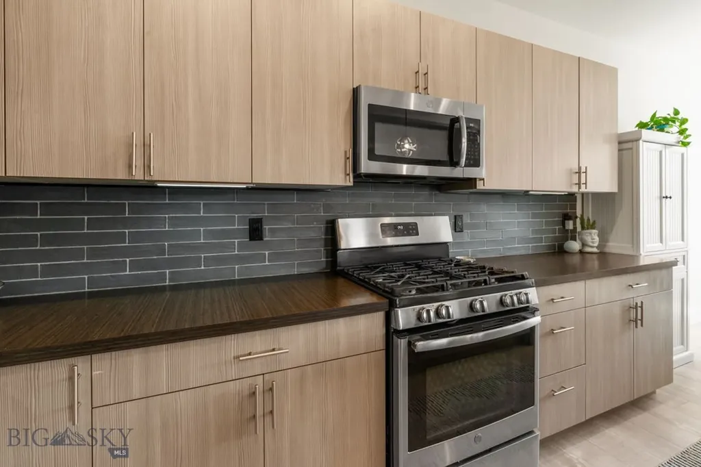 1304 Grover Lane Belgrade MT 59714