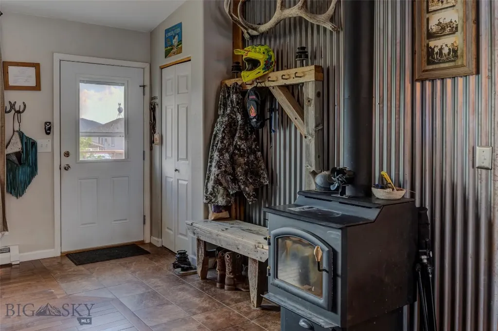 1305 Emigrant Lane Livingston MT 59047