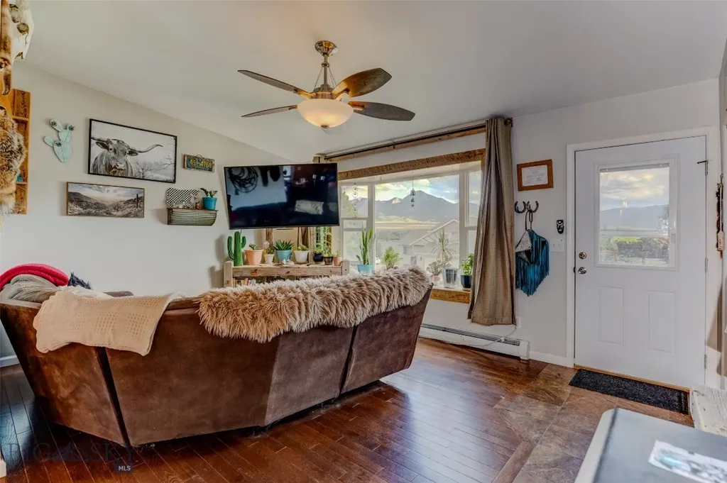 1305 Emigrant Lane Livingston MT 59047