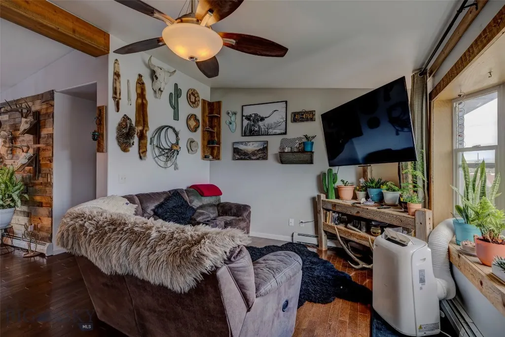 1305 Emigrant Lane Livingston MT 59047
