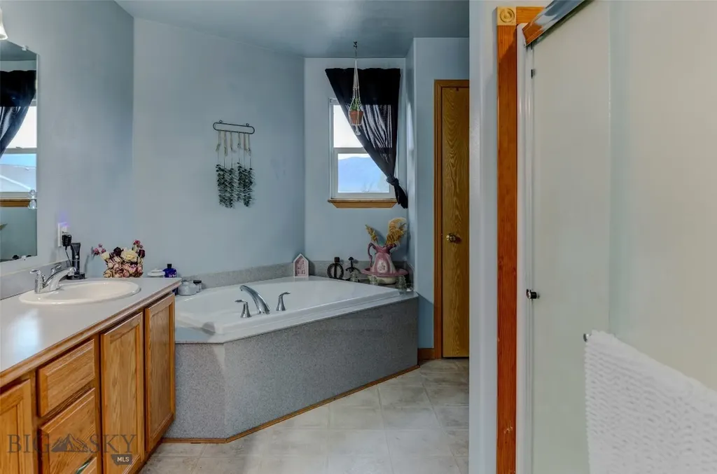 1305 Emigrant Lane Livingston MT 59047