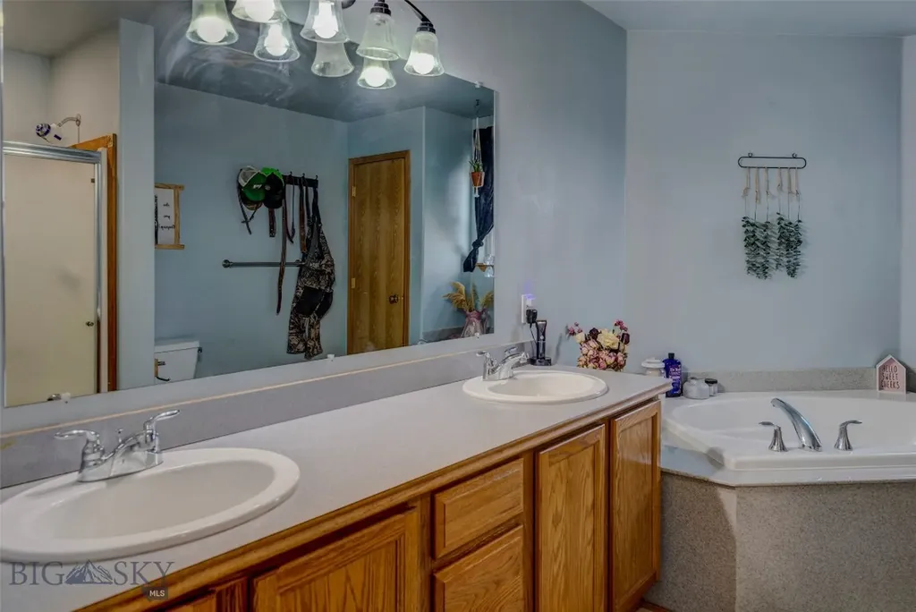 1305 Emigrant Lane Livingston MT 59047