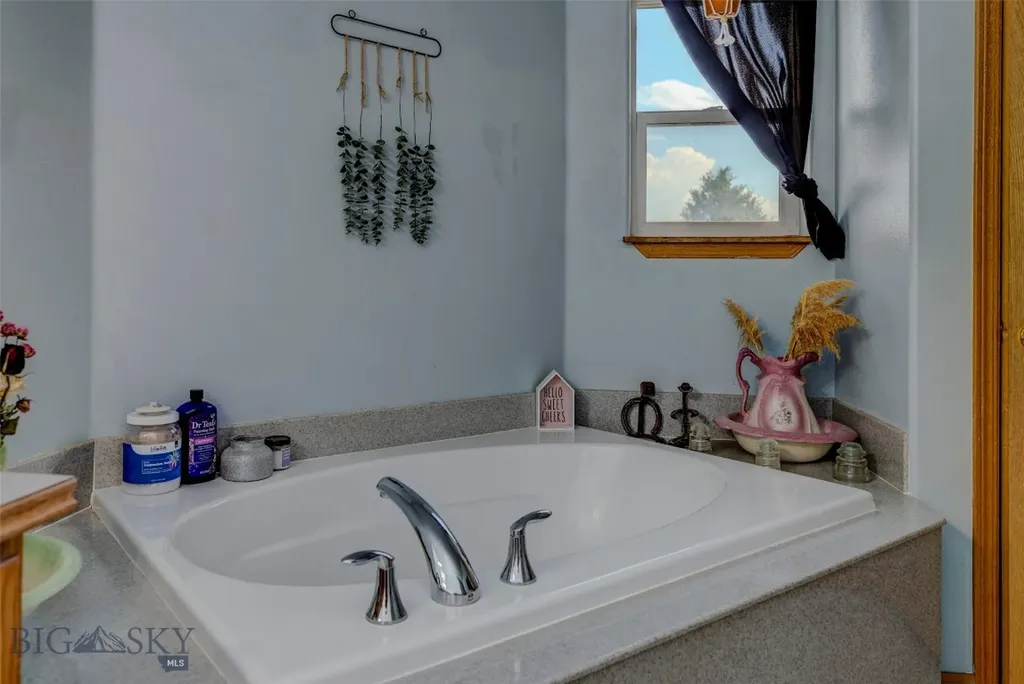 1305 Emigrant Lane Livingston MT 59047