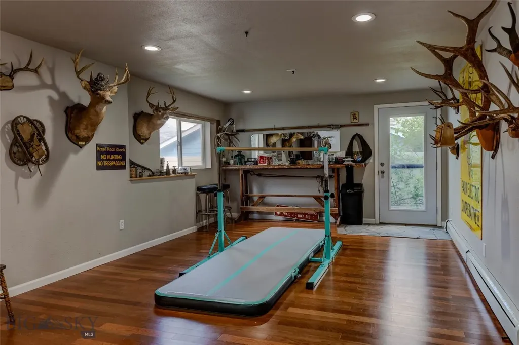 1305 Emigrant Lane Livingston MT 59047