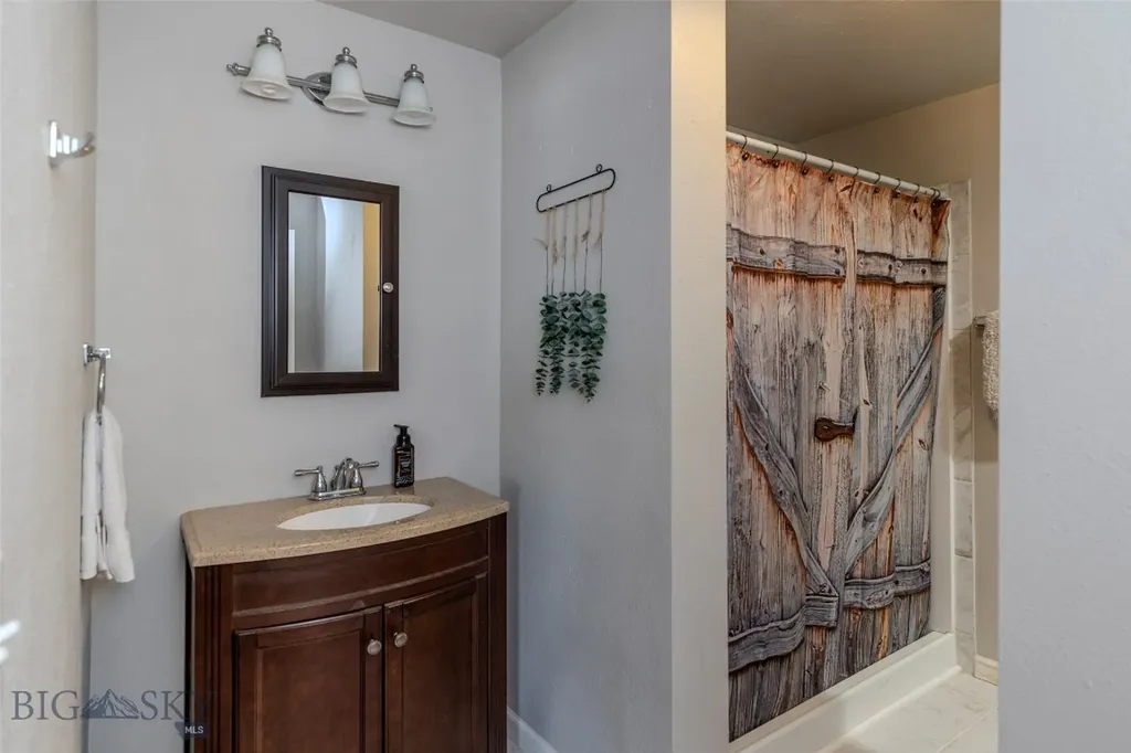 1305 Emigrant Lane Livingston MT 59047